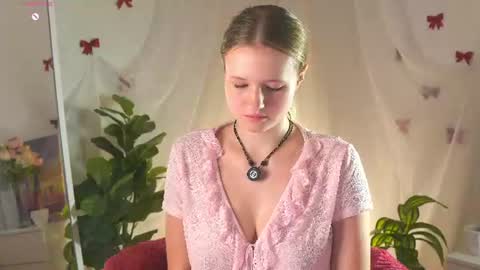 Snapshot of emilyhewell chatting on 20, 6, 2026 Emi online show from 20, 6, 2026