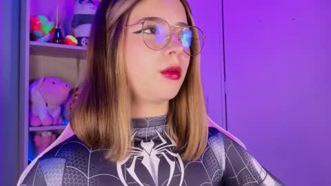 Snapshot of emilykarterr chatting on 4, 2, 2026 VALEEEN online show from 4, 2, 2026