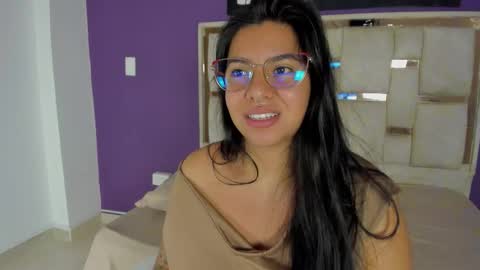 emilyy_cooperr online show from 5, 3, 2026