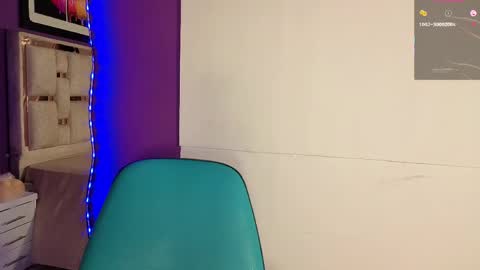 emilyy_cooperr online show from 1, 6, 2026