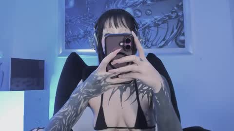 Snapshot of eminence_shadow chatting on 3, 3, 2026 ELLE DANIELLE online show from 3, 3, 2026