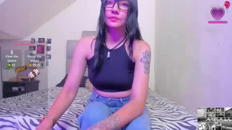 Snapshot of emma__15 chatting on 30, 9, 2025 emma online show from 30, 9, 2025