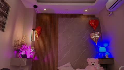 emma__rose1 online show from 9, 4, 2026