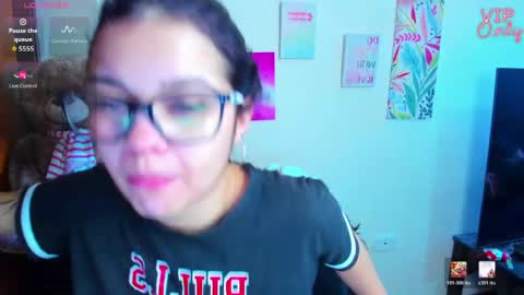 Snapshot of emma_boo_ chatting on 1, 6, 2026 emma_boo_ online show from 1, 6, 2026
