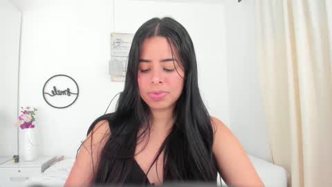 Emma Castillo online show from 1, 2, 2025