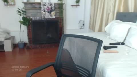 Snapshot of emma_hassani chatting on 9, 5, 2026 Tell me Emma online show from 9, 5, 2026