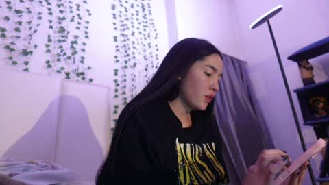 Snapshot of emma_johnson_ chatting on 17, 12, 2025 emma_johnson_ online show from 17, 12, 2025