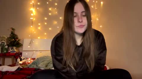 Snapshot of emma_just chatting on 12, 1, 2025 emma_just online show from 12, 1, 2025