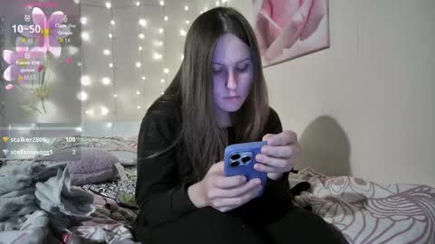 Snapshot of emma_just chatting on 14, 10, 2025 emma_just online show from 14, 10, 2025