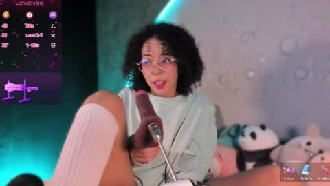 Snapshot of emma_nakamura chatting on 10, 9, 2025 online show from 10, 9, 2025
