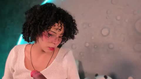 Snapshot of emma_nakamura chatting on 1, 10, 2025 online show from 1, 10, 2025