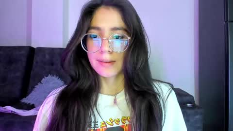 Snapshot of emma_sandovaal chatting on 1, 3, 2025 Emma online show from 1, 3, 2025