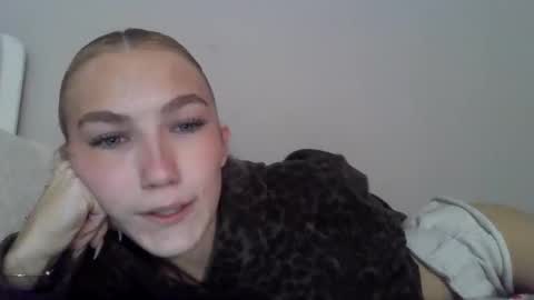 Snapshot of emmabrooksxo chatting on 27, 2, 2026 Emmaxbrooksxo online show from 27, 2, 2026