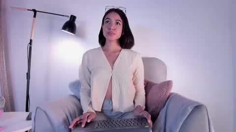 Snapshot of emmacoel chatting on 3, 12, 2024 Emma Coel online show from 3, 12, 2024