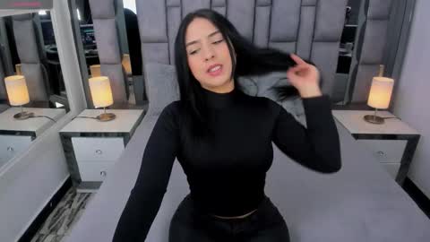 EMMA HILL online show from 5, 10, 2025