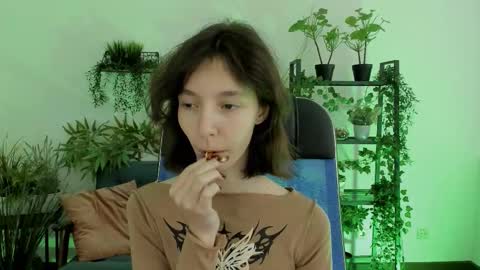 Snapshot of emmanuellbrown chatting on 16, 12, 2025 emmanuellbrown online show from 16, 12, 2025