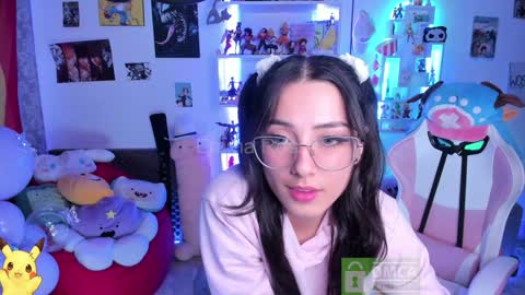 Snapshot of emmarosse11 chatting on 8, 2, 2025 Emma online show from 8, 2, 2025