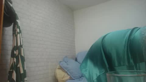 emmasquirt69 online show from 22, 12, 2025