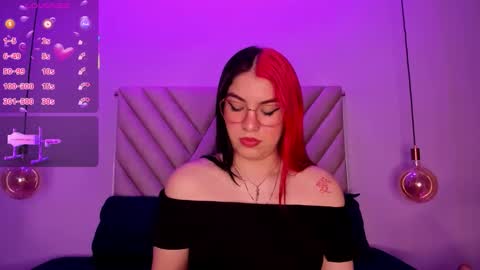 Snapshot of emmaswift1 chatting on 9, 9, 2025 Emma online show from 9, 9, 2025