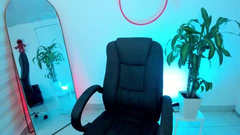 Snapshot of emmax_x chatting on 29, 12, 2024 EMMA online show from 29, 12, 2024