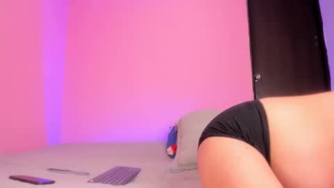 Emmi online show from 4, 12, 2025