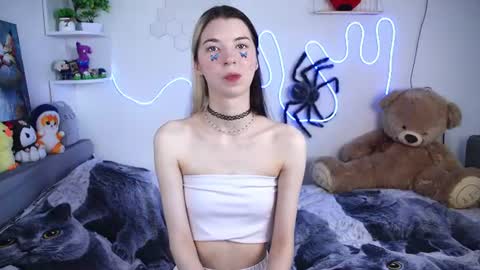 emmie_everly online show from 14, 7, 2026