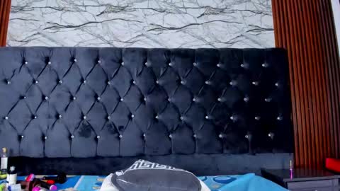 Emely online show from 17, 12, 2024