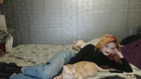 Snapshot of emmily000 chatting on 2, 12, 2024 Emmily000 online show from 2, 12, 2024