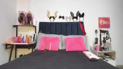          online show from 4, 2, 2026