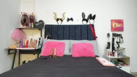          online show from 11, 4, 2026