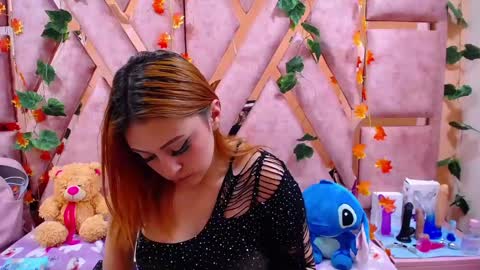 Snapshot of emmily_walker chatting on 19, 12, 2024 EmmilyWalker online show from 19, 12, 2024