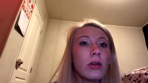 Snapshot of emmwarr1514 chatting on 4, 3, 2025 emmwarr1514 online show from 4, 3, 2025