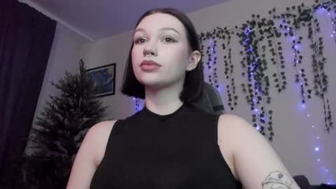 Snapshot of emmy_m00n chatting on 5, 12, 2024 Emily Johny online show from 5, 12, 2024