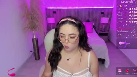 Snapshot of emmy_walker1 chatting on 9, 9, 2025 Emmy Walker online show from 9, 9, 2025