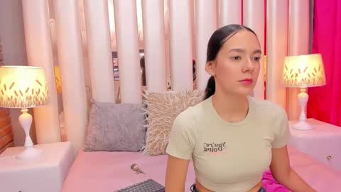 Snapshot of emmycruzz chatting on 9, 2, 2026 emmy online show from 9, 2, 2026