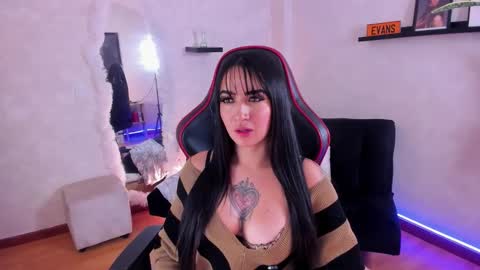 Emmy Evans  online show from 5, 1, 2026