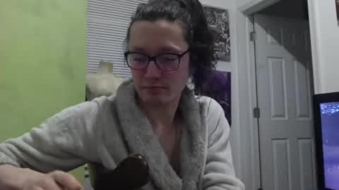 empusalamia online show from 22, 1, 2025