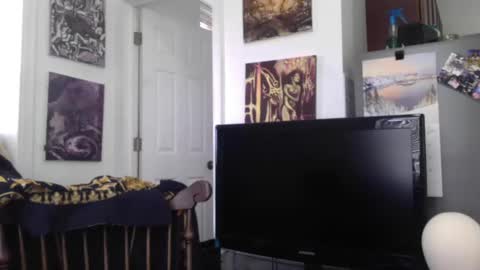 empusalamia online show from 22, 1, 2025