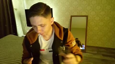 Snapshot of emveeboy96 chatting on 1, 11, 2025 emveeboy96 online show from 1, 11, 2025