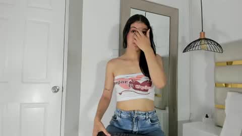 Snapshot of emy_ferrer_ chatting on 11, 7, 2026 EMY FERRER online show from 11, 7, 2026