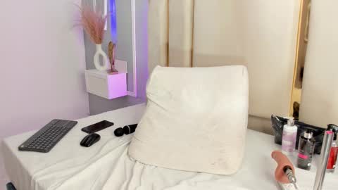 Emy online show from 13, 2, 2026