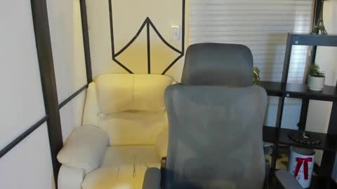 Emy Silver online show from 7, 2, 2025