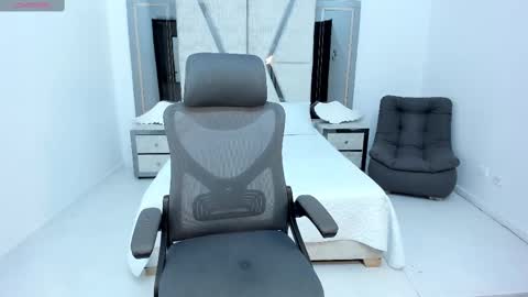 Emy Silver online show from 12, 2, 2025