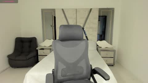 Emy Silver online show from 3, 3, 2025