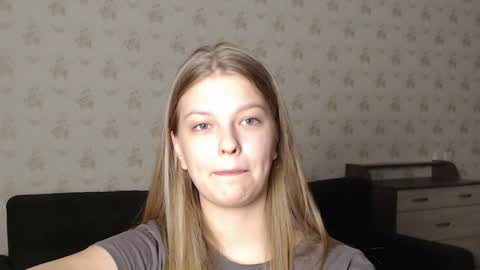 Snapshot of emysway chatting on 2, 12, 2024 EmySway online show from 2, 12, 2024