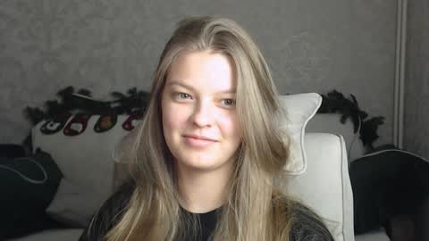 Snapshot of emysway chatting on 28, 1, 2025 EmySway online show from 28, 1, 2025