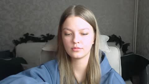 Snapshot of emysway chatting on 31, 1, 2025 EmySway online show from 31, 1, 2025