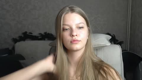 Snapshot of emysway chatting on 31, 1, 2025 EmySway online show from 31, 1, 2025