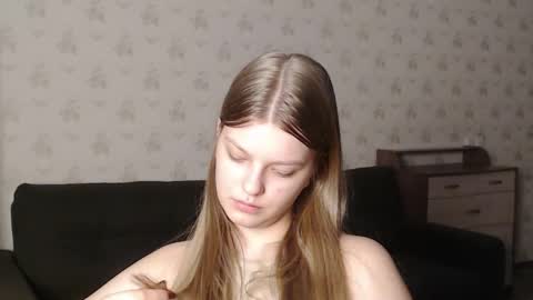 Snapshot of emysway chatting on 10, 2, 2025 EmySway online show from 10, 2, 2025