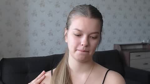 Snapshot of emysway chatting on 11, 10, 2025 EmySway online show from 11, 10, 2025